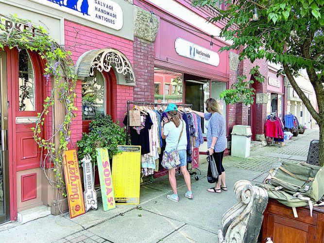 Groups Provide Guidance to Businesses Seeking Help